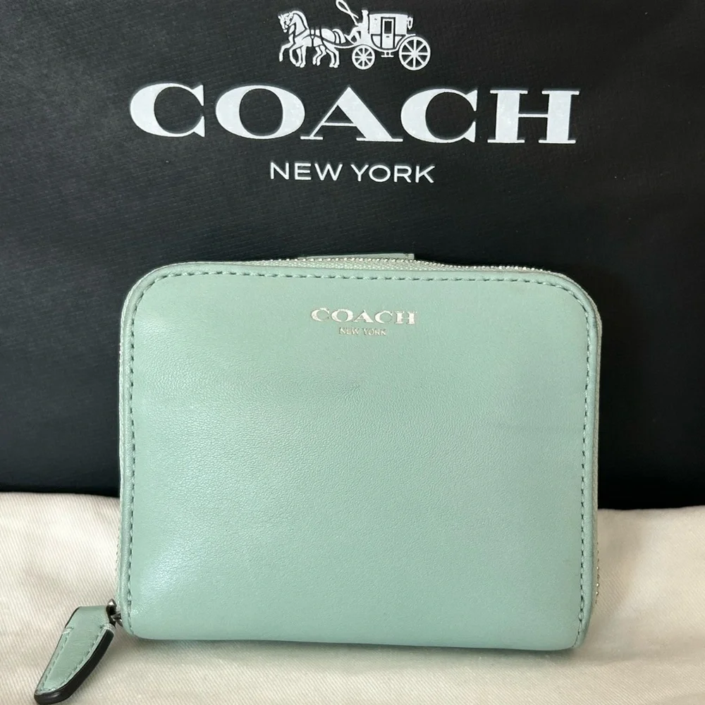 COACH Legacy Smooth Leather Compact Snap Wallet in Mint